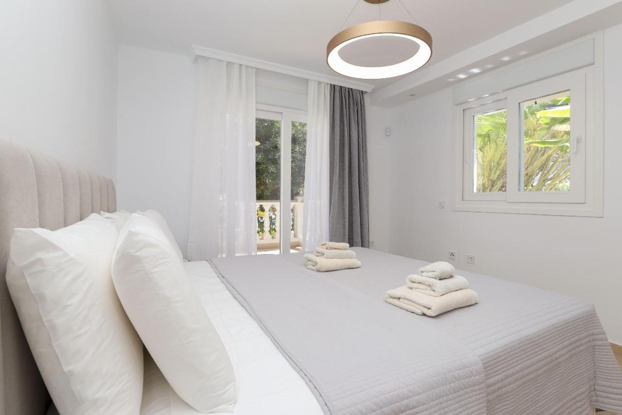 Luxury With Pool View - Playa Real Beachfront *