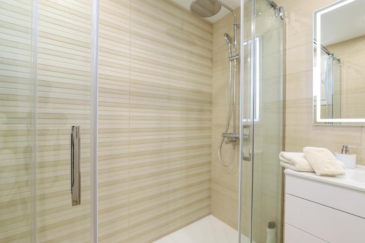 Luxury With Pool View - Playa Real Beachfront Apartment *