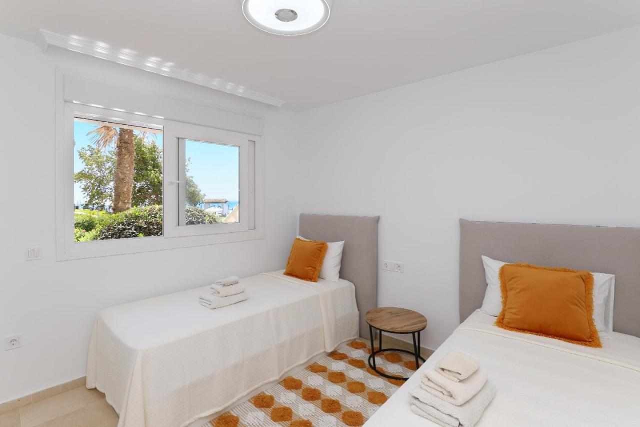 Luxury With Pool View - Playa Real Beachfront * Marbella